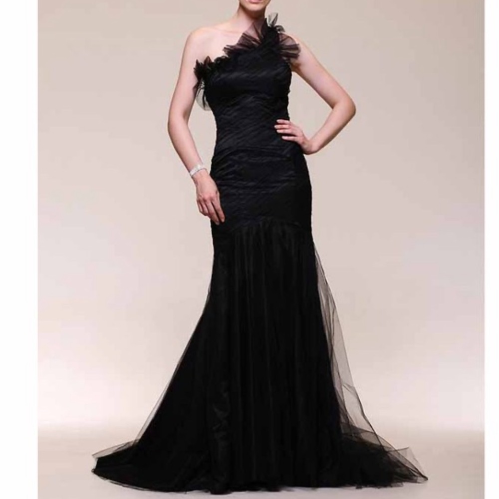 TS Couture Mermaid/One Shoulder gown with Train